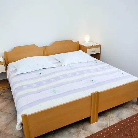 Antonieta بنجول
